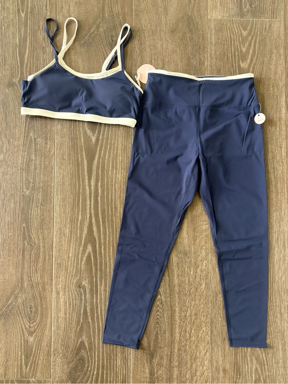 Posie Active Two Piece Leggings and Bra Set - Size Large NEW! Navy